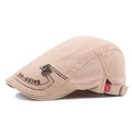 Coppola beige in cotone per anziani con ricamo di lettere e placchetta metallica logo - Regolabile / Cachi