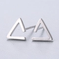 Orecchini a perno minimalisti a triangolo in argento con perno in argento sterling 925 - Triangolo Intagliato