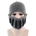Grijze gebreide Romeinse ridderhelm muts met gladiator masker voor de winter - Eén maat / donkergrijs