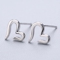 Orecchini a perno a cuore cavo in argento sterling S925 con finitura argento lucido - Nuovo Cuore