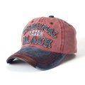 Gorra de béisbol vintage roja y azul desgastada con bordado y visera de estilo denim - Borde Azul Marino + Color Vino