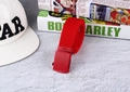 Detalle de cinturón de lona de nailon rojo con hebilla de aleación mate a juego - Rojo