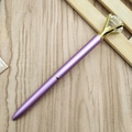 Elegante penna a sfera in metallo viola con un grande cristallo a diamante e oro - Viola Chiaro