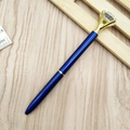 Penna a sfera blu metallizzato con grande diamante in cristallo e finiture dorate - Blu Reale