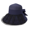 Dunkelblauer Sonnenhut mit breiter Krempe, großer Schleife und zartem Spitzen-Mesh-Besatz - Blau
