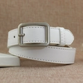 Cintura minimalista in ecopelle bianca per donna con fibbia quadrata argentata - Bianco