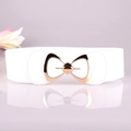 Cinturón elástico blanco para mujer con hebilla decorativa de lazo en metal dorado - Blanco