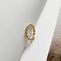Verstellbarer goldener offener Ring mit Blattmuster und polierter Oberfläche - Blattring / 18K Gold