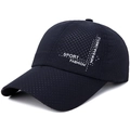 Donkerblauwe ademende mesh sportpet met witte Sport Fashion tekst op de klep - Eén Maat(Verstelbaar) / Marineblauw