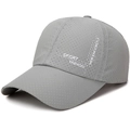 Grijze sportpet van ademend mesh met Sport Fashion bedrukking aan de zijkant - Eén Maat(Verstelbaar) / Lichtgrijs
