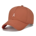 Casquette de baseball en coton rouge rouille avec lettre A brodée blanche à l'avant - Réglable / Rouge
