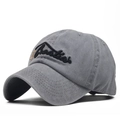 Dettaglio del cappello da baseball in cotone grigio con ricamo in corsivo Creatias - Regolabile / Grigio Medio (Ricamo Creatias)