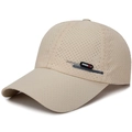 Atmungsaktive Mesh-Baseballkappe in Beige mit lasergeschnittenen Löchern und Sport-Print - Verstellbar / Hellbeige