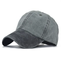 Dettaglio del cappello da baseball vintage in cotone grigio lavato con visiera cucita - Regolabile / Nero Lavato