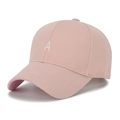 Berretto da baseball rosa antico in cotone con lettera A ricamata in bianco - Regolabile / Rosa