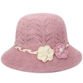 Sombrero de sol rosa de punto calado con flores de ganchillo y perlas decorativas - Rosa oscuro