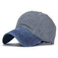Dettaglio del cappellino da baseball vintage in cotone lavato con design color block blu grigio - Regolabile / Corona Grigio Medio Tesa Blu Notte