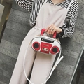 Borsa a mano da donna a forma di radio retrò in pelle rossa e nera con tracolla - Bianco