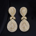 Elegante goldene Tropfenohrringe mit Zirkonia-Besatz in mehrlagiger Wassertropfenform - Gold