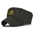 Dettaglio del berretto militare verde oliva con lo stemma a stella d'oro ricamato - Regolabile / Verde militare