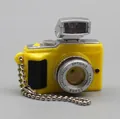 Mini macchina fotografica gialla per bambole con flash argentato e catenella portachiavi - Giallo