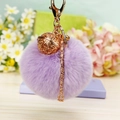 Porte-clés mignon pompon violet avec clochette dorée ajourée et chaîne pour sac à main - Emballage unique en sac OPP / Boule De Poils Violette Gongling