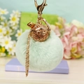Porte-clés en peluche vert menthe avec cloche dorée et pendentif élégant à franges - Emballage unique en sac OPP / Vert Menthe