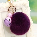 Porte-clés pompon en peluche violette avec clochette en métal rose pour sac - Emballage unique en sac OPP / Cloche Rose Violet + Violet Foncé