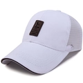 Berretto da baseball bianco in mesh con toppa in pelle marrone e cotone traspirante - Regolabile / Bianco