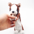 Federmäppchen als braun-weißer Plüschhund mit weichem Fell und süßem Tier-Design - 25cm / Bulldogge