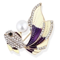 Spilla a forma di pesce rosso in lega dorata con strass bianchi e smalto viola - Viola Bianco