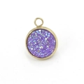 Detailed macro view of a 12mm purple resin pendant with a golden stainless steel frame - Grape Purple(8)