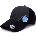 Schnelltrocknende schwarze Baseballkappe mit Polka-Dot-Mesh und blauem High-Tech-Badge - Schwarz