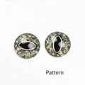 Detalle de los ojos de gato en vidrio verde para manualidades y joyería DIY - 12mm / Arcoíris