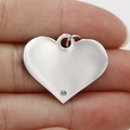 Colgante de corazón pulido de acero inoxidable plateado con pequeño cristal incrustado - 20mm / Color Acero