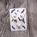 Hasen-Ohrringe und Halskette mit Perlen und Strasssteinen auf Feder-Schmuckkarte - Königsblaue Feder (Ohrring-Karte) / 5x7cm