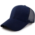 Dunkelblaue atmungsaktive Mesh-Trucker-Cap mit Baumwollfront und gebogener Krempe - Verstellbar / Marineblau