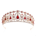 Dettaglio della corona da sposa con gemme rosse a goccia e cristalli scintillanti - Oro/Rubino Rosso