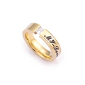 Anillo de acero inoxidable dorado con circonita cuadrada y grabado MY-Love - US 6 / Dorado