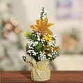 Mini Weihnachtsbaum mit goldenen Kugeln und weißen Beeren auf goldenem Tischsockel - Goldener Paillettenstoff-Sockel