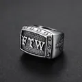 Anello da motociclista uomo in acciaio inox con scritte FTW e rilievo ancora - US 7 / Stile Lettera FWW / Color Acciaio
