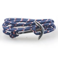 Détail du bracelet en corde nautique bleue avec accents blancs et fermoir ancre argenté - Bleu à Pois
