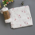 Lange en mousseline 100% coton bio motif étoiles roses et dorées 120x120cm - Étoile Rose