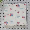 Couverture d'emmaillotage en mousseline blanche avec motifs de cochons et d'étoiles - Cochon de dessin animé rose