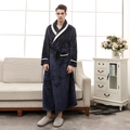 Herren Bademantel aus Marine-Flanell mit weißem Plüschkragen und Taillengürtel - Marineblau [Herren]