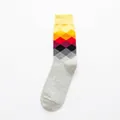 Bunte Crew-Socken mit Rautenmuster und Farbverlauf in Gelb Orange und Violett Design - Einheitsgröße / Gelber Bund Grau Argyle