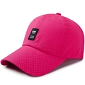 Magenta Mesh-Baseballkappe für Damen mit TUTUPAI LUCK-Patch und atmungsaktivem Design - Rosarot