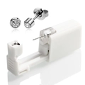 Detalle de herramienta de perforación desechable con pendiente de circonita de 4mm - Perforador de Oreja Portátil (Estilo E)