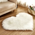 Plush heart-shaped rug in soft white faux fur for cozy bedroom or living room decor - Heart 30*40cm / White