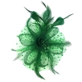 Elegante donkergroene bruids fascinator met veren en een gestippelde net sluier - Groen